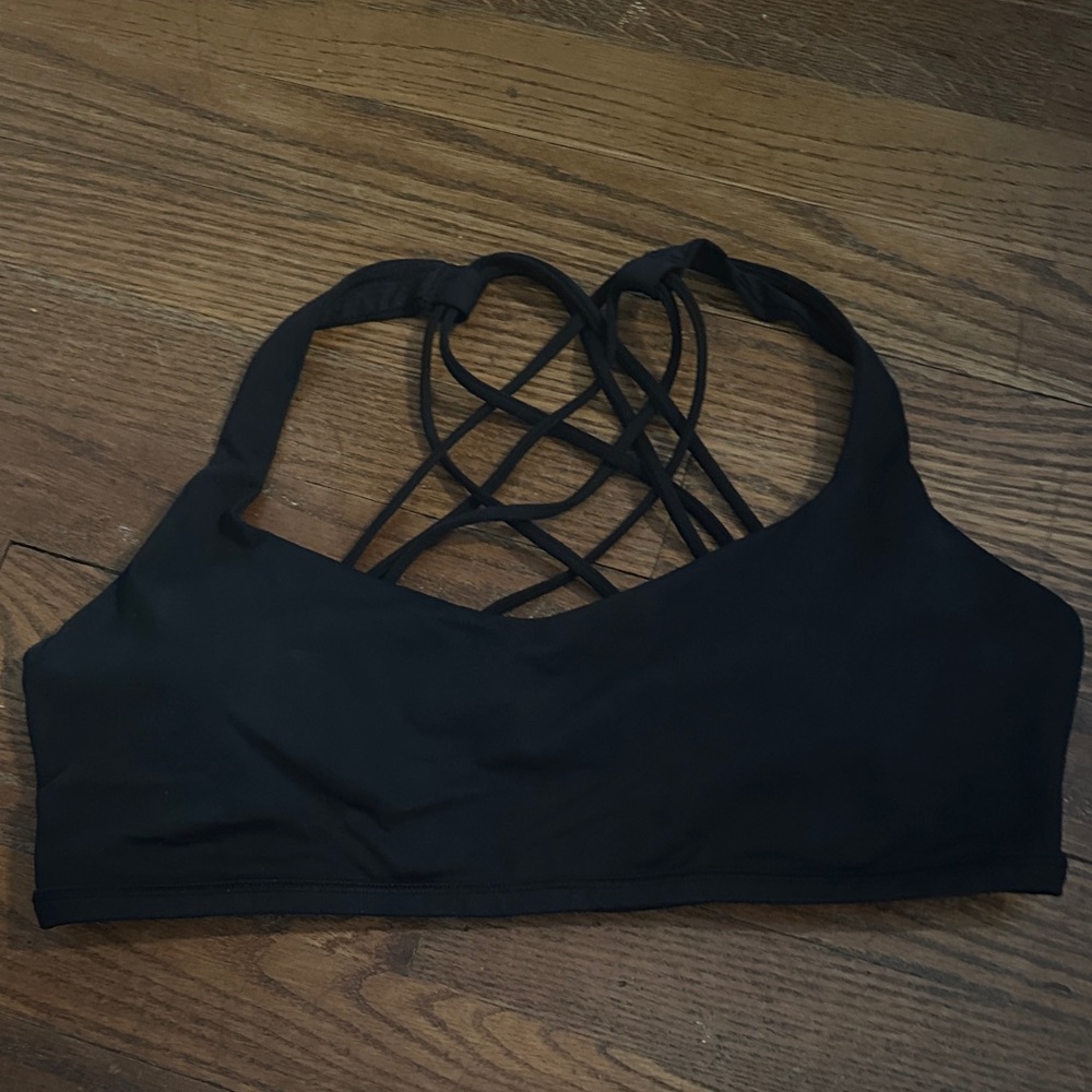 Black Lululemon Free To Be sports bra